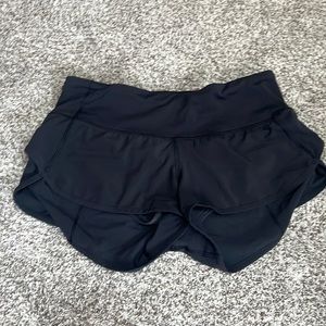 Lululemon mid rise speed up short